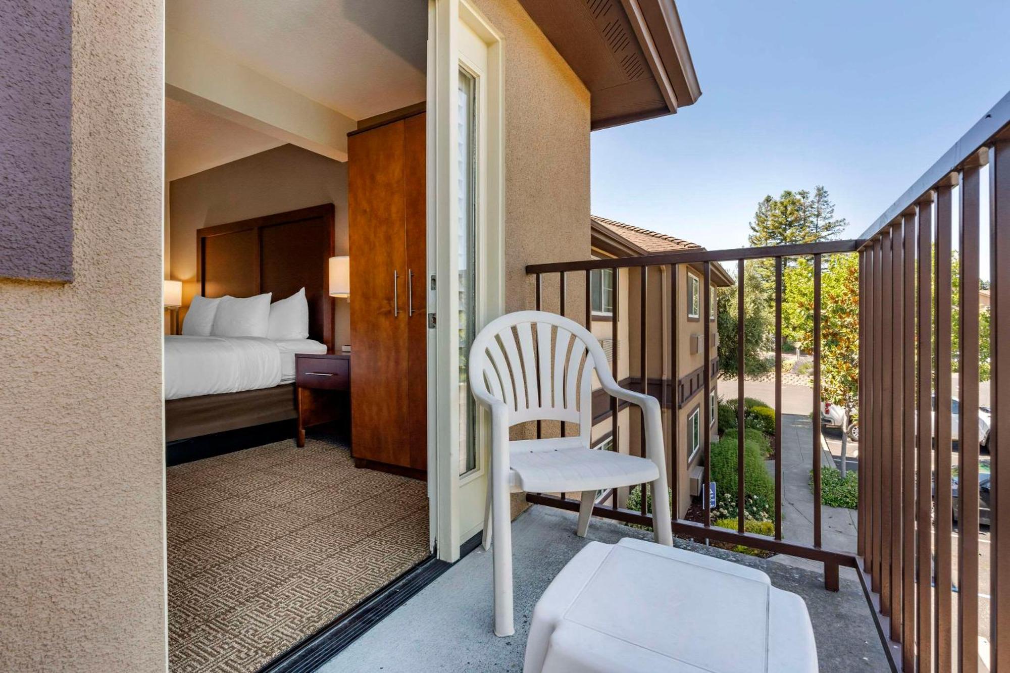 Comfort Inn&Suites Ukiah Mendocino County Esterno foto